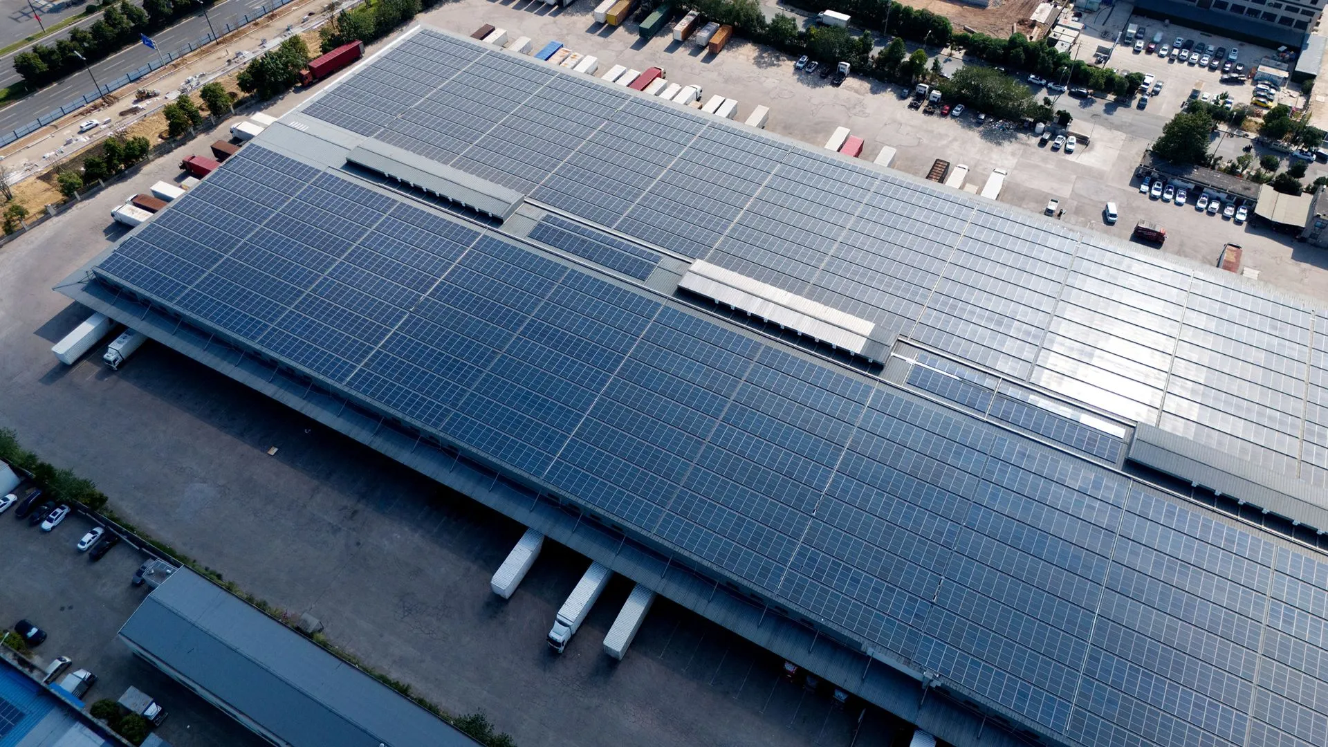 Photovoltaïque : lancement de deux nouveaux appels d'offres pour des centrales solaires agrivoltaïques et pour de grandes centrales installées sur des toitures et des surfaces imperméabilisées