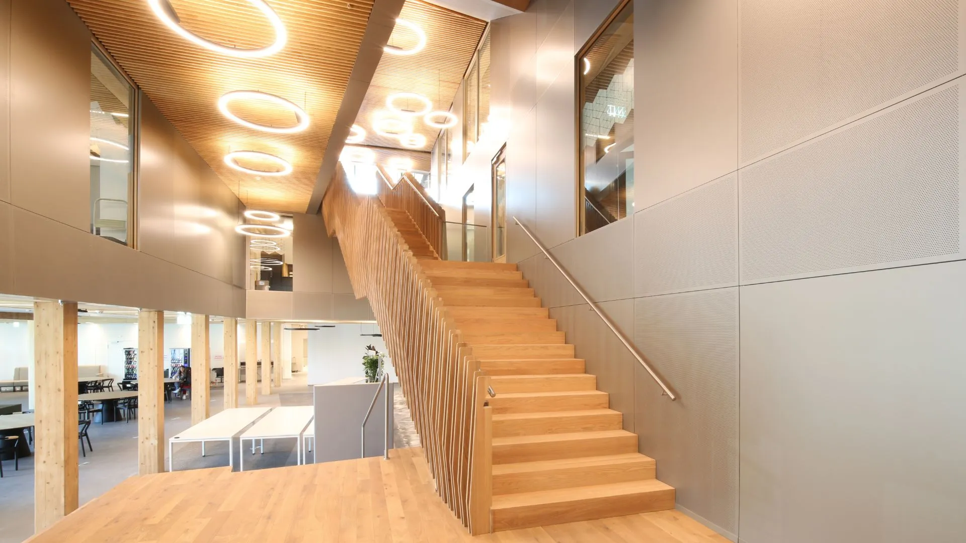 Nouvelle Success Story de Bamolux S.à r.l. « Le Prix Luxembourgeois de la Qualité et de l'Excellence (PLQE) » Nouvelle Success Story de Bamolux S.à r.l. « Le Prix Luxembourgeois de la Qualité et de l'Excellence (PLQE) »